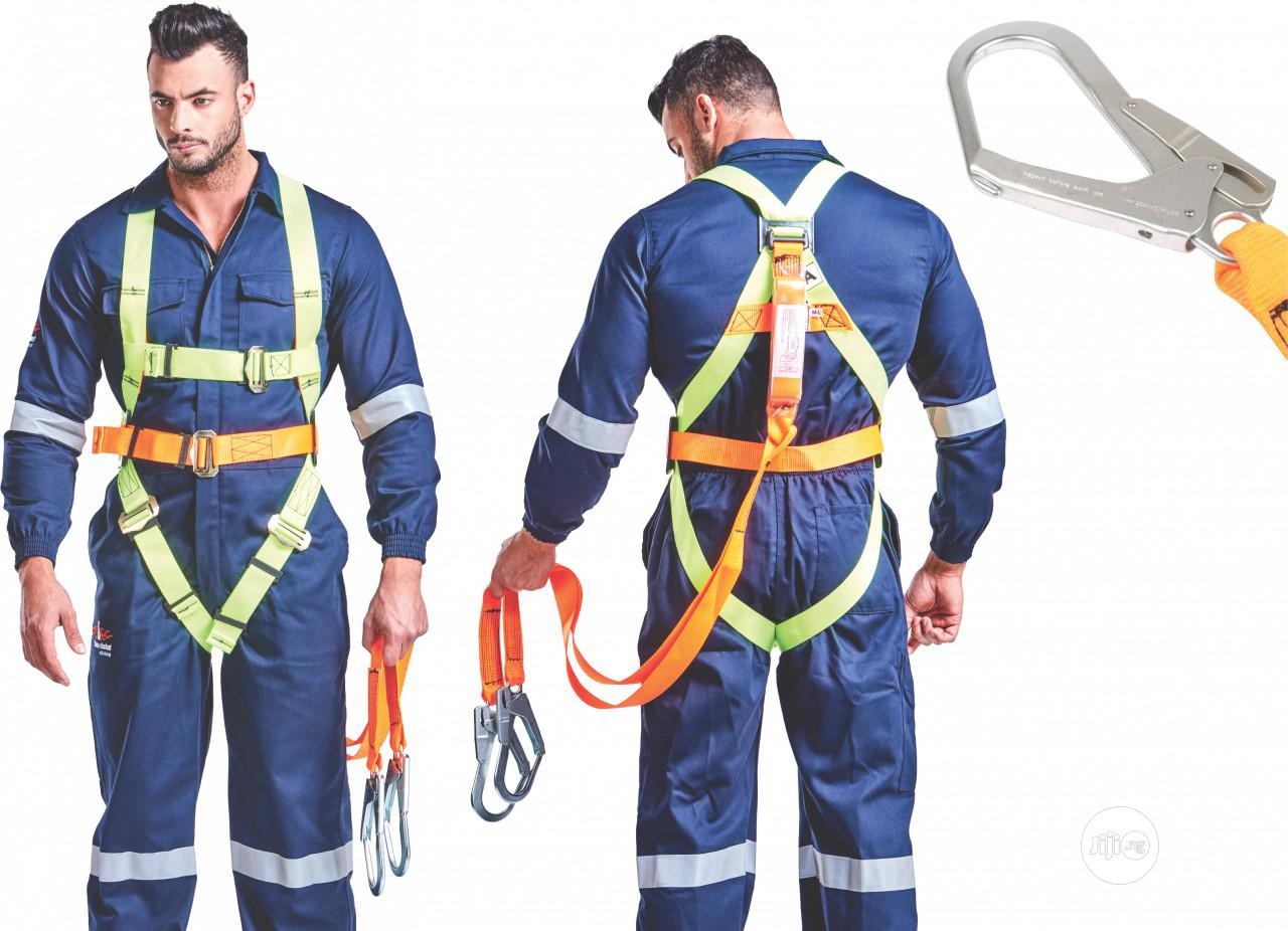 double-lanyard-safety-harness